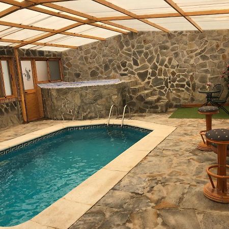 マラガ Casa Rural Cristina- Piscina Climatizadaヴィラ エクステリア 写真